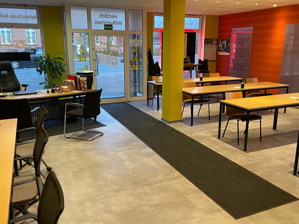 Fahrschulklasse mit Empfang